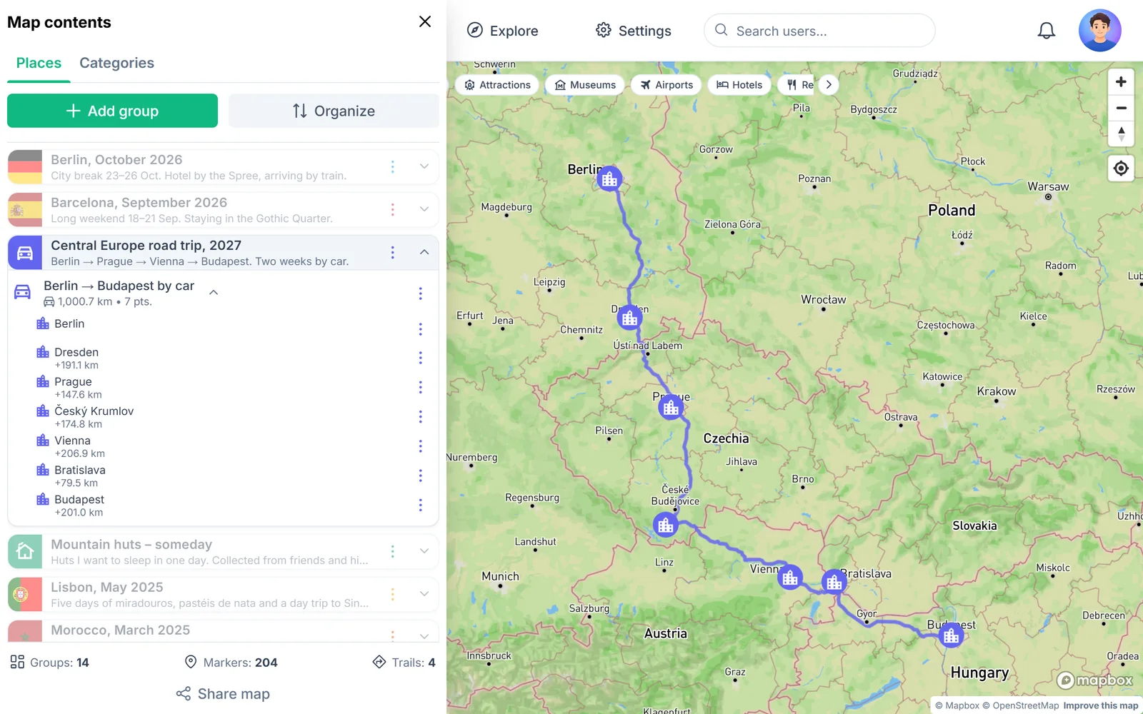 Mapa Europy z połączonymi markerami między miastami